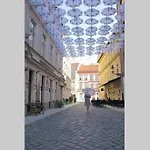 Queen Flat In Old Town With Castle View Apartment *
