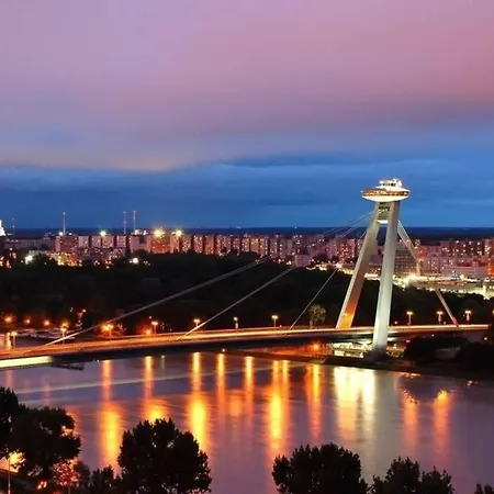 Daire Queen Flat In Old Town With Castle View Bratislava