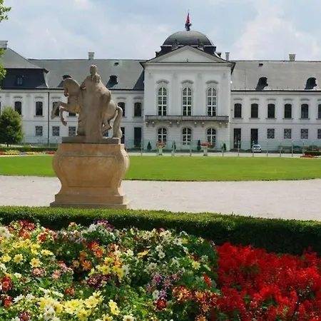 Queen Flat In Old Town With Castle View * Bratislava