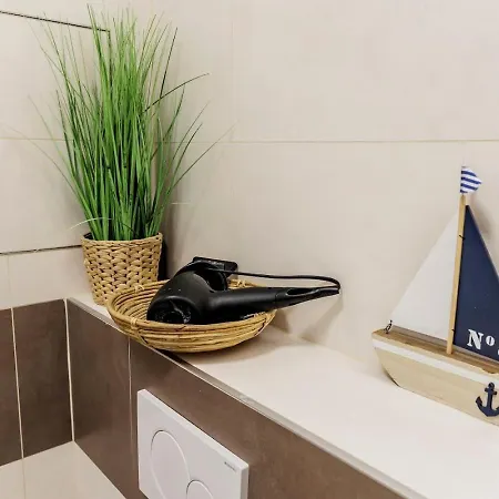 Queen Flat In Old Town With Castle View