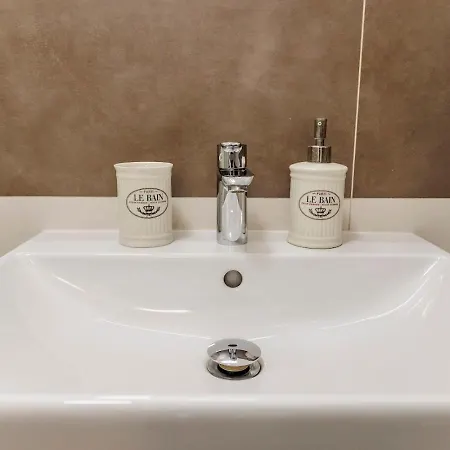 Queen Flat In Old Town With Castle View 公寓 *