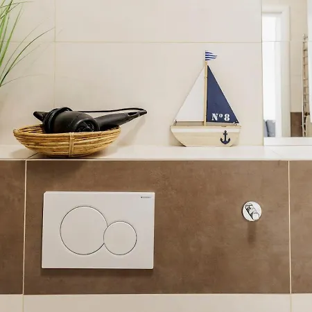 Queen Flat In Old Town With Castle View Lägenhet