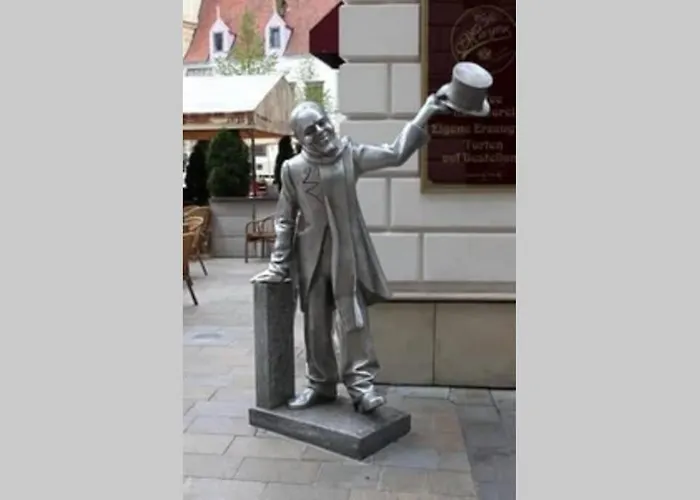 Queen Flat In Old Town With Castle View Μπρατισλάβα