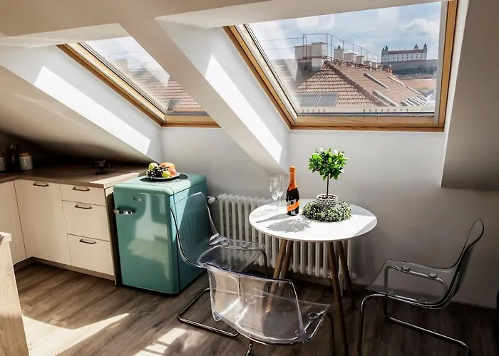 Queen Flat In Old Town With Castle View Διαμέρισμα *