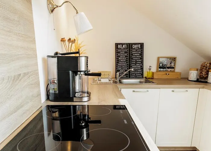 Queen Flat In Old Town With Castle View