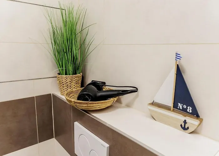 Queen Flat In Old Town With Castle View