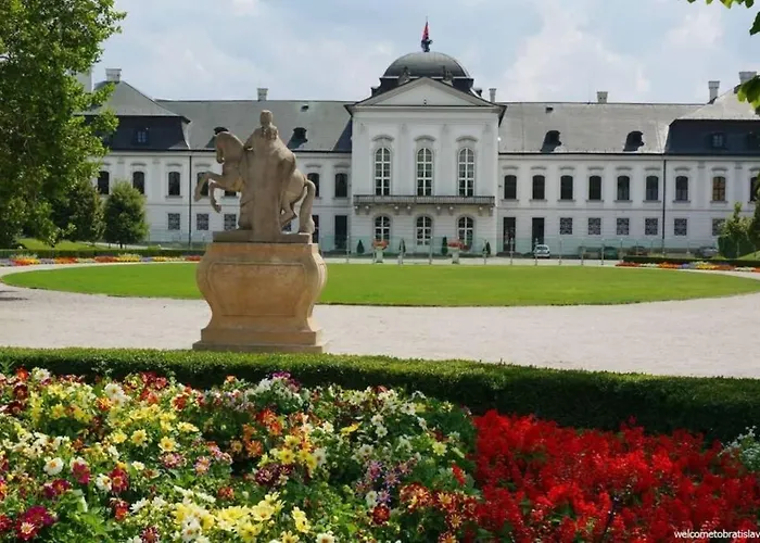 Queen Flat In Old Town With Castle View * ブラチスラヴァ