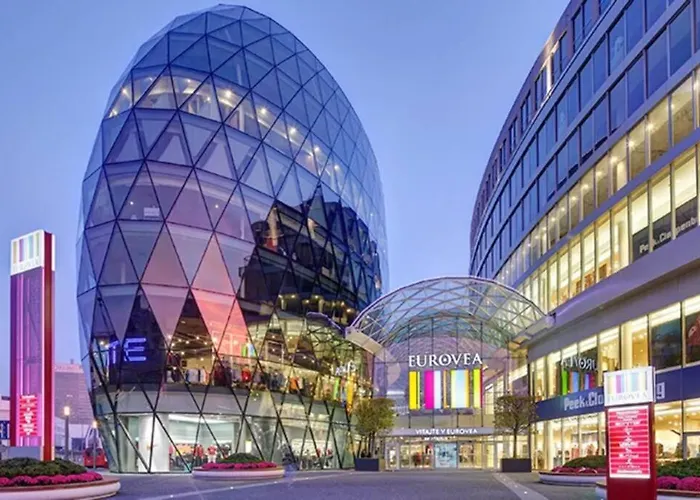 Queen Flat In Old Town With Castle View * ブラチスラヴァ