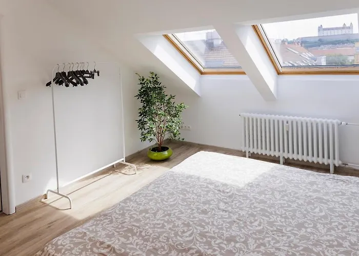 Apartamento Queen Flat In Old Town With Castle View Bratislava