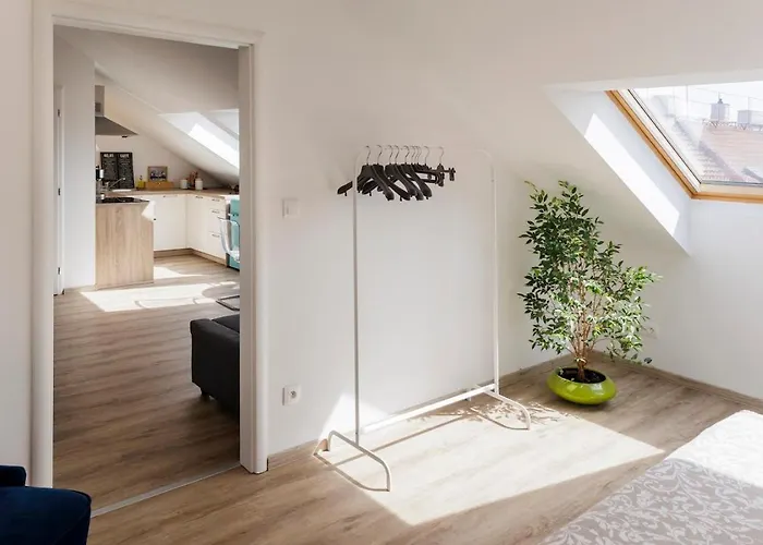 Queen Flat In Old Town With Castle View